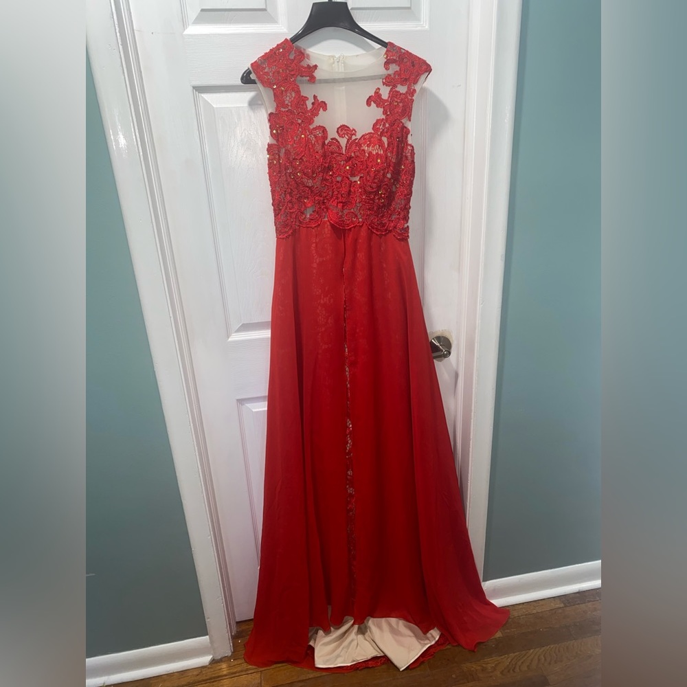 NEW red long lace dress with small train